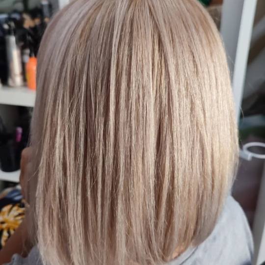 Make Up Jaca #beograd Farbanje kose Farbanje cele dužine - kosa srednje dužine