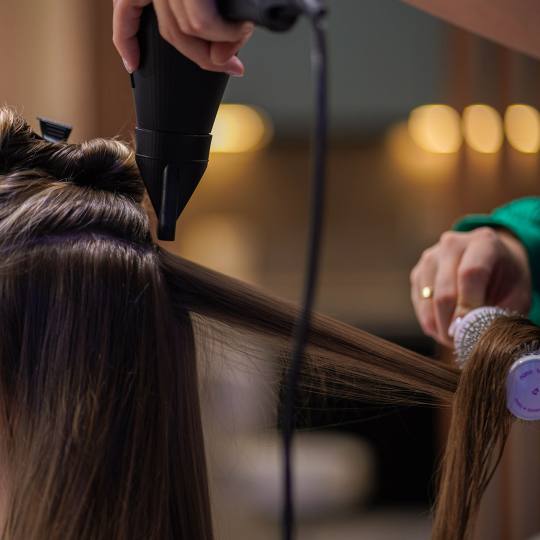 MN Beauty studio #beograd Feniranje i stilizovanje Feniranje na ravno - duga kosa