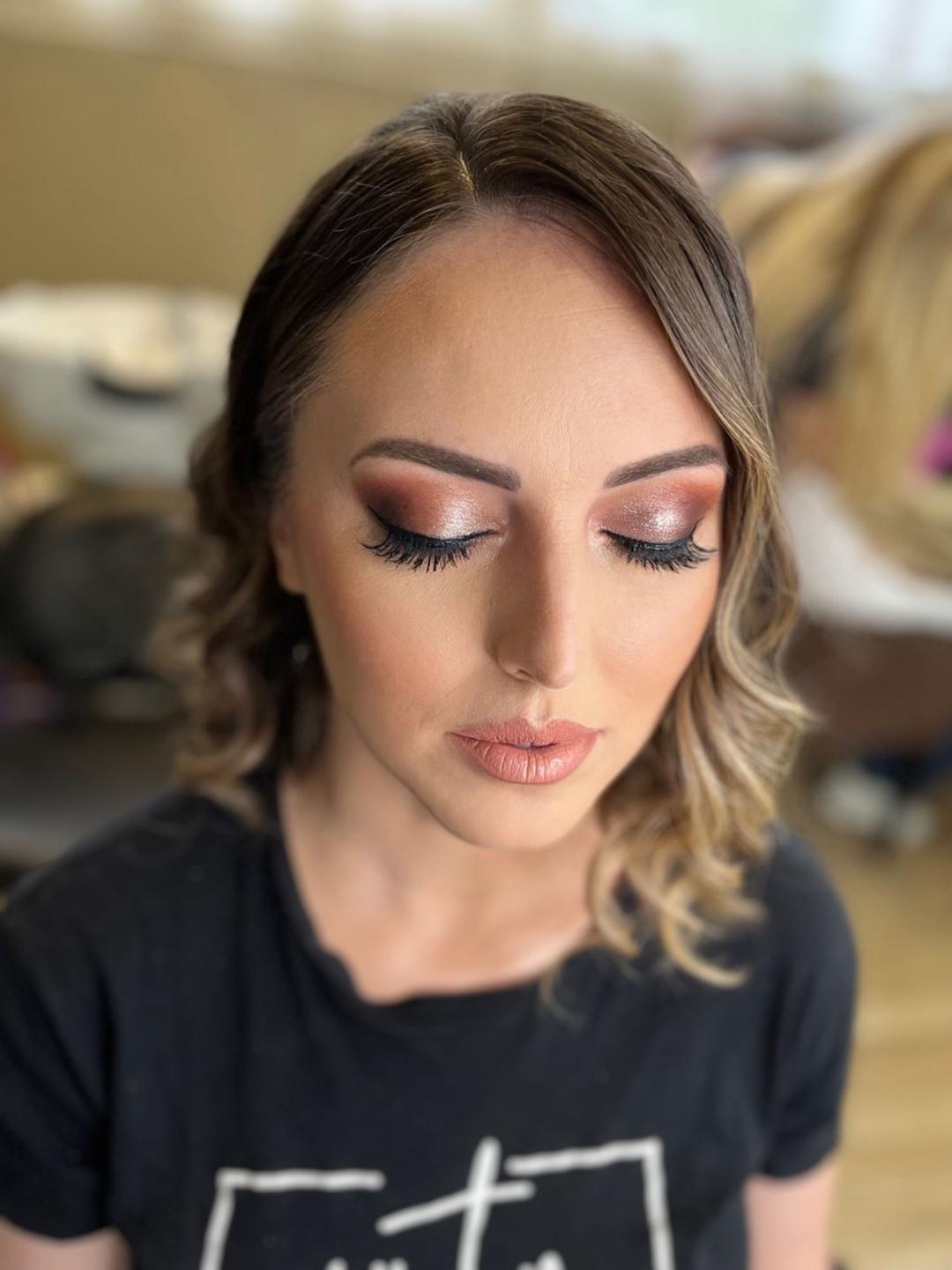 Novogodišnje šminkanje - Bibi beauty centar, Beograd Make-up / šminkanje Lice Make-up / šminkanje, Beograd, Banovo brdo
