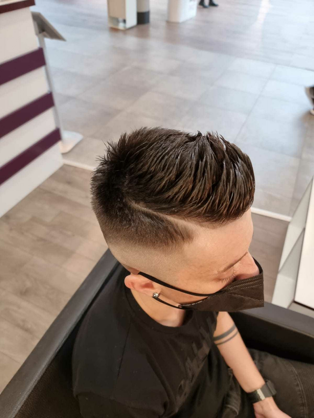 Muško šišanje mašinicom + makazama - Alfaparf Studio Ada Mall, Beograd Muško šišanje Muški frizeri Muško šišanje, Beograd, Banovo brdo