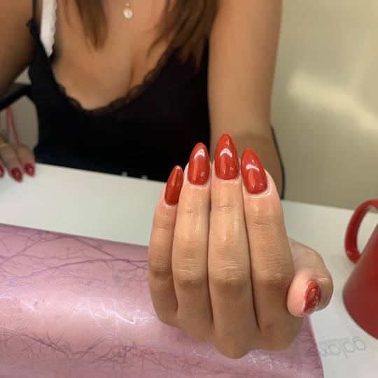 Studio Maggie #beograd Izlivanje noktiju Izlivanje noktiju gelom - M dužina