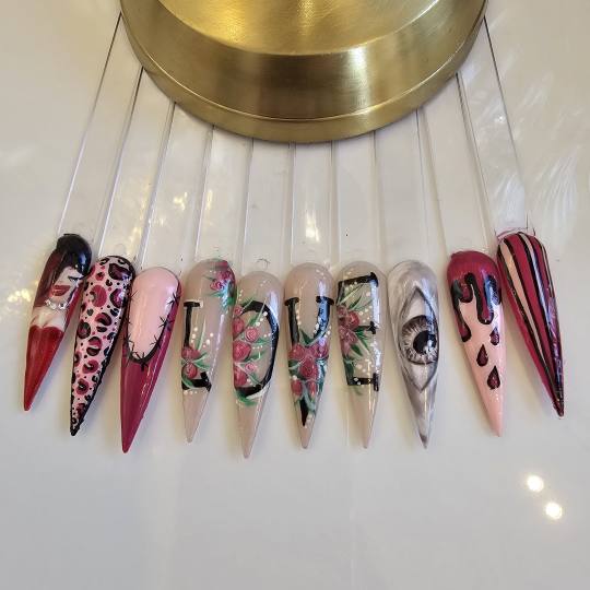 Esthetique Privé #beograd Lakiranje noktiju Nail art /cirkoni po noktu