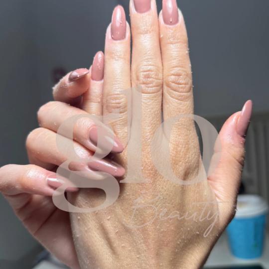 Glo #beograd Izlivanje noktiju Korekcija izlivanja noktiju gelom - L dužina