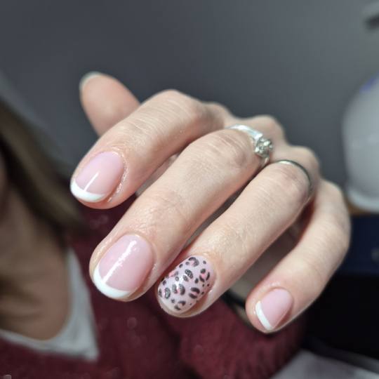 Fusion centar #krusevac Gel lak Manikir + gel lak - ruke