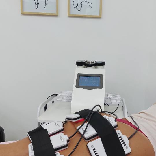 Andromeda Beauty Studio #beograd Radiotalasni i ultrazvučni tretmani Lipo laser - po regiji