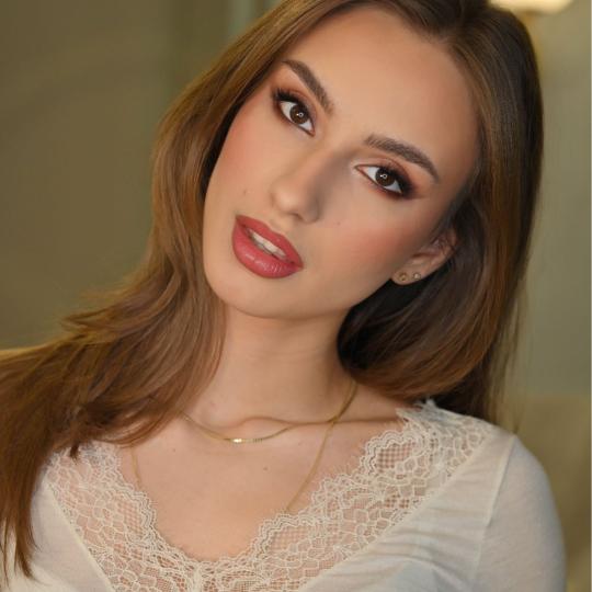 Ivana Vit #beograd Make-up / šminkanje Šminkanje za maturu Blistavo, sveže i efektno 🤍
