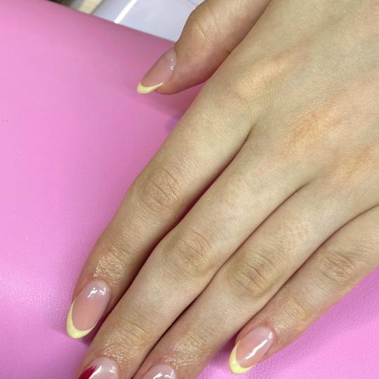 Beauty room Zvezdara #beograd Izlivanje noktiju Izlivanje noktiju gelom - M dužina