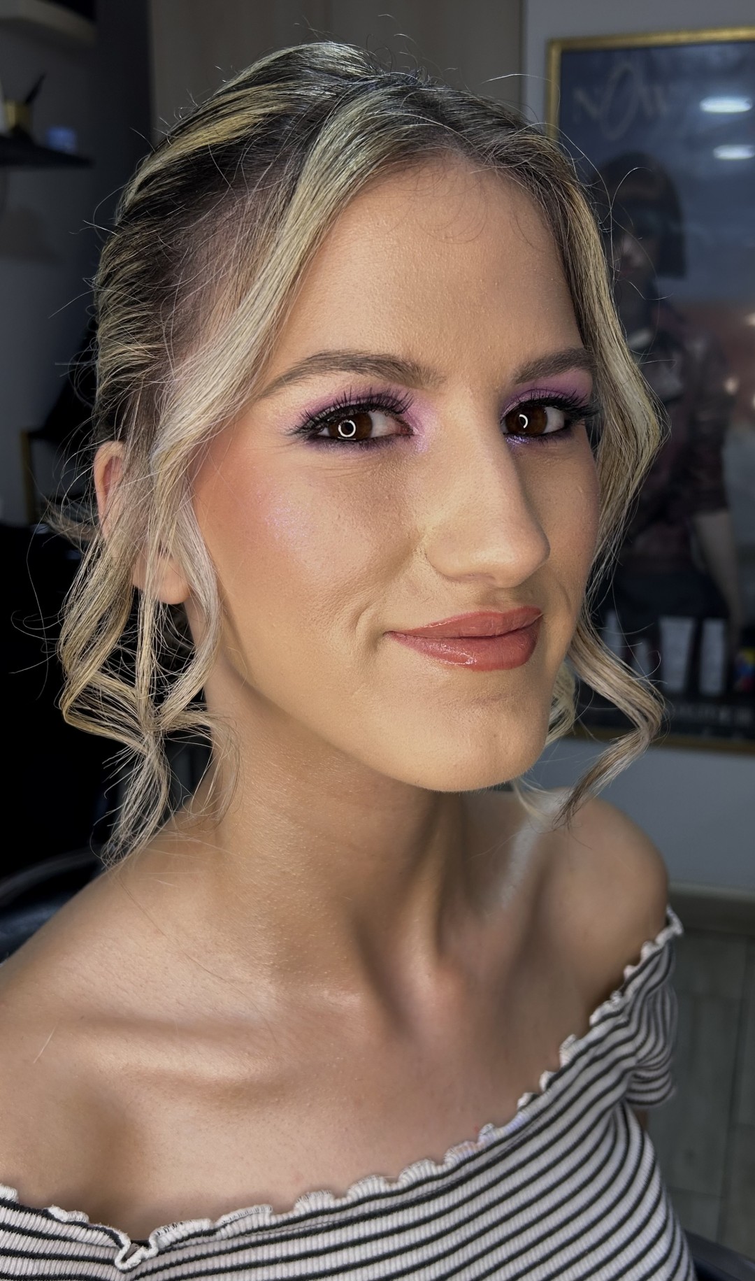 Moon Beauty Bar #beograd Make-up / šminkanje Profesionalno šminkanje + svečana frizura