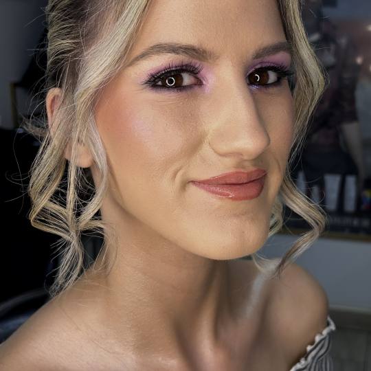 Moon Beauty Bar #beograd Make-up / šminkanje Profesionalno šminkanje + svečana frizura