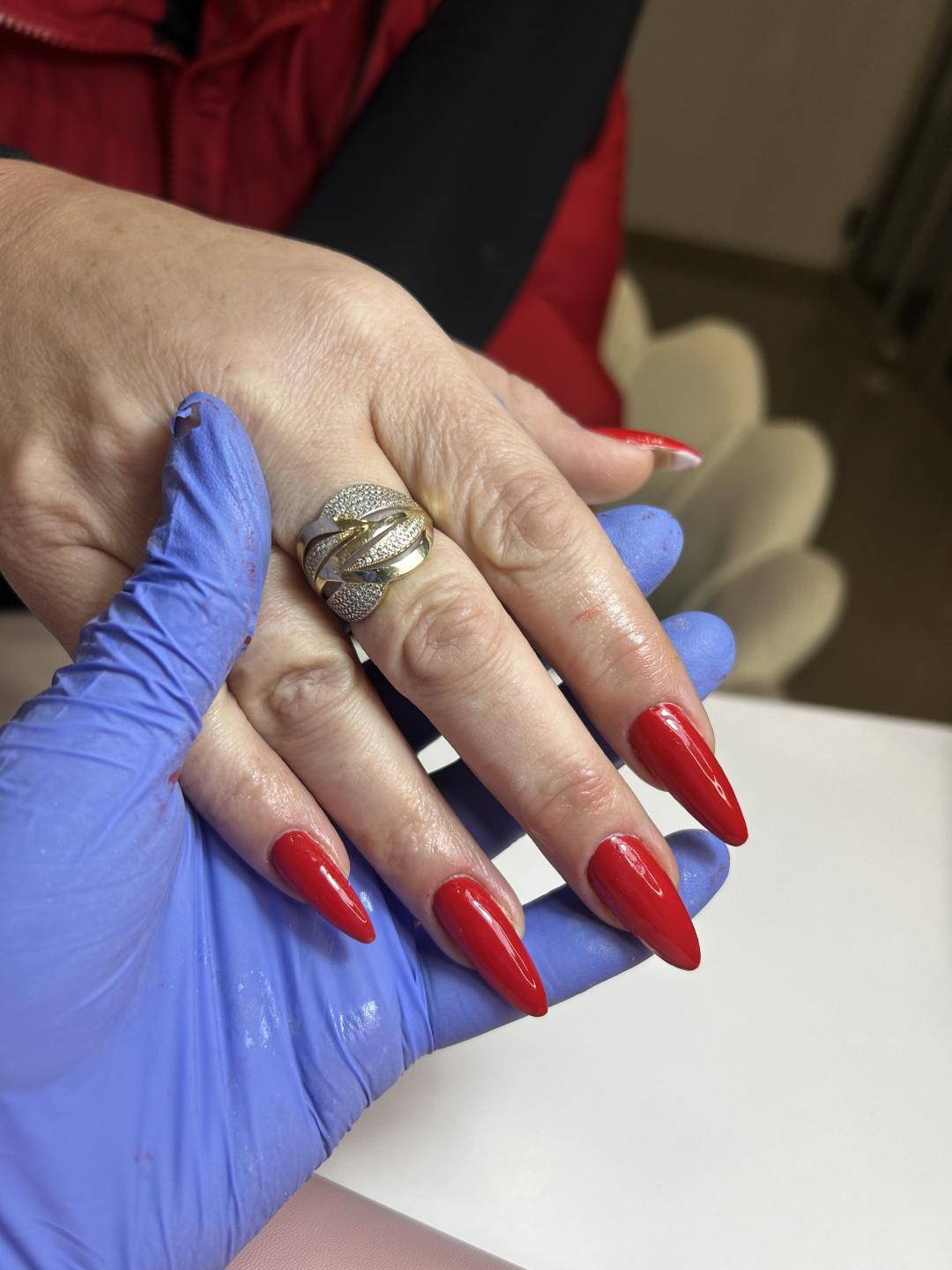 Izlivanje noktiju gelom - L dužina - Mila Beauty Centar, Beograd Izlivanje noktiju Nokti Izlivanje noktiju, Beograd, Bežanijska kosa, Bežanija, Ledine, Surčin