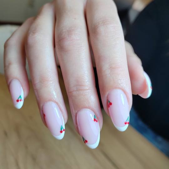 Beauty by Nevena Panić #beograd Korekcija noktiju Korekcija izlivanja / ojačavanja noktiju gelom -