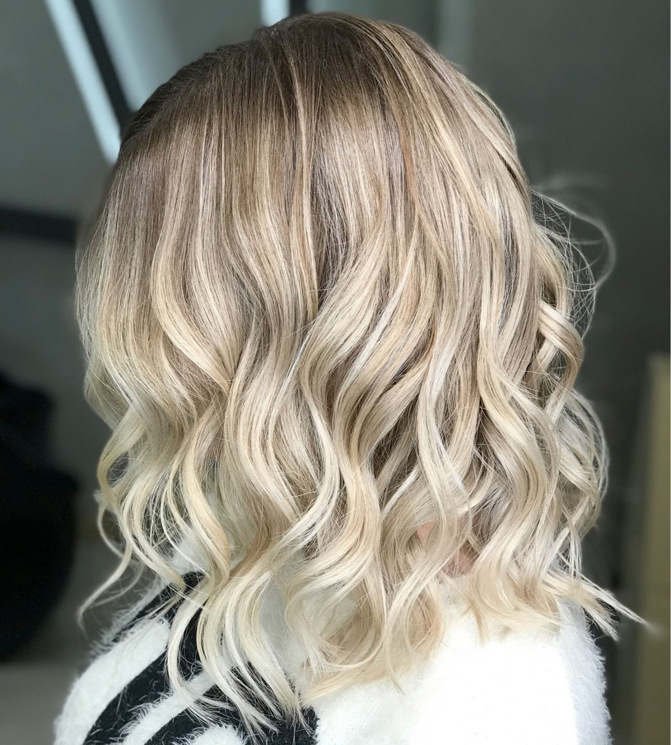Grey 2 #beograd Ombre, sombre, balayage Balayage + preliv + feniranje + dodatak olaplex - kosa srednje dužine