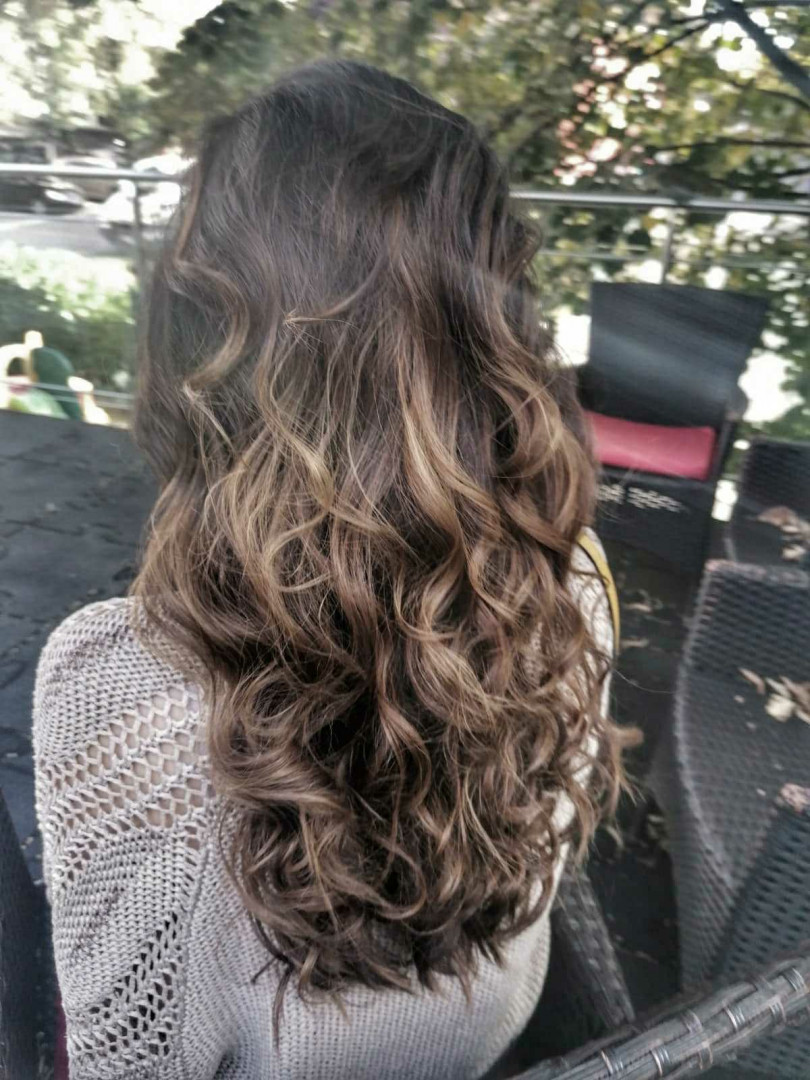 Bibi beauty centar #beograd Pramenovi Pramenovi na foliju u 1 / 2 boje / blanšem + preliv - kosa srednje dužine