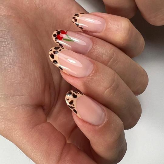 Studio TT #beograd Ojačavanje noktiju Ojačavanje prirodnih noktiju gelom - S / M dužina