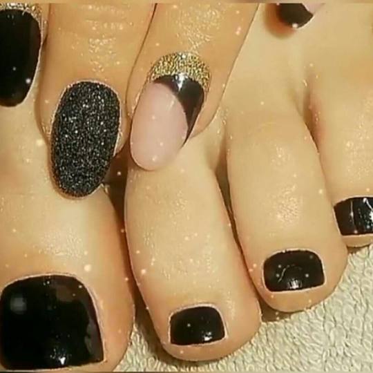 OPI - ALOXXI Zira #beograd Estetski pedikir #estetski pedikir #pedikir Estetski pedikir + OPI gel la