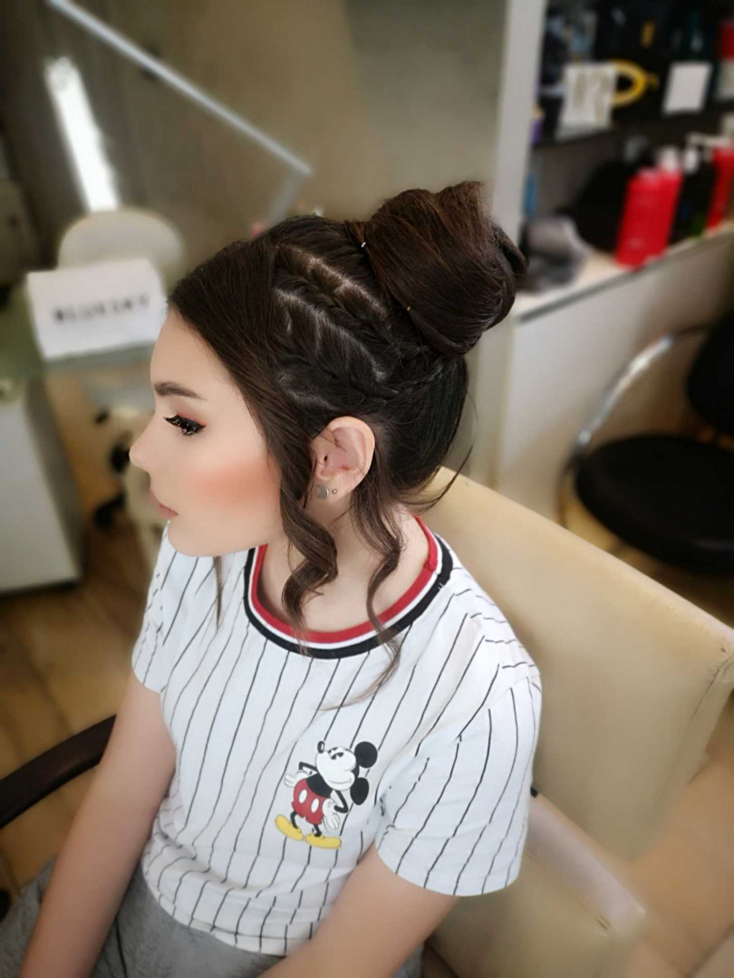 Profesionalno šminkanje + svečana frizura - za maturante - Bibi beauty centar, Beograd Make-up / šminkanje Lice Make-up / šminkanje, Beograd, Banovo brdo