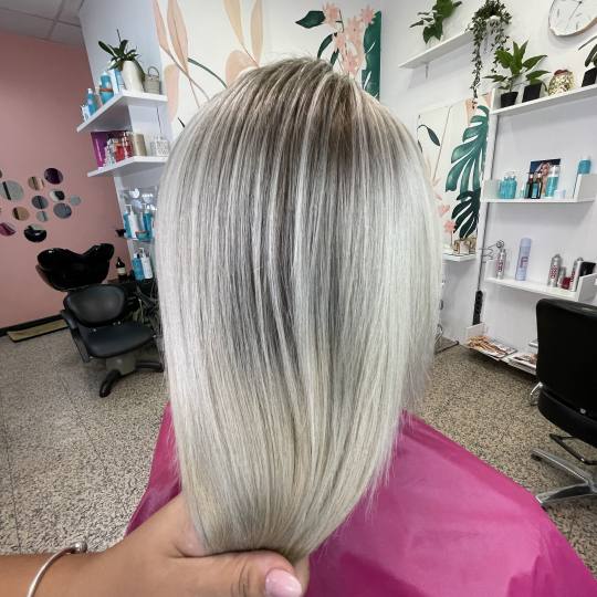 Olga Lazic studio #novisad Farbanje kose