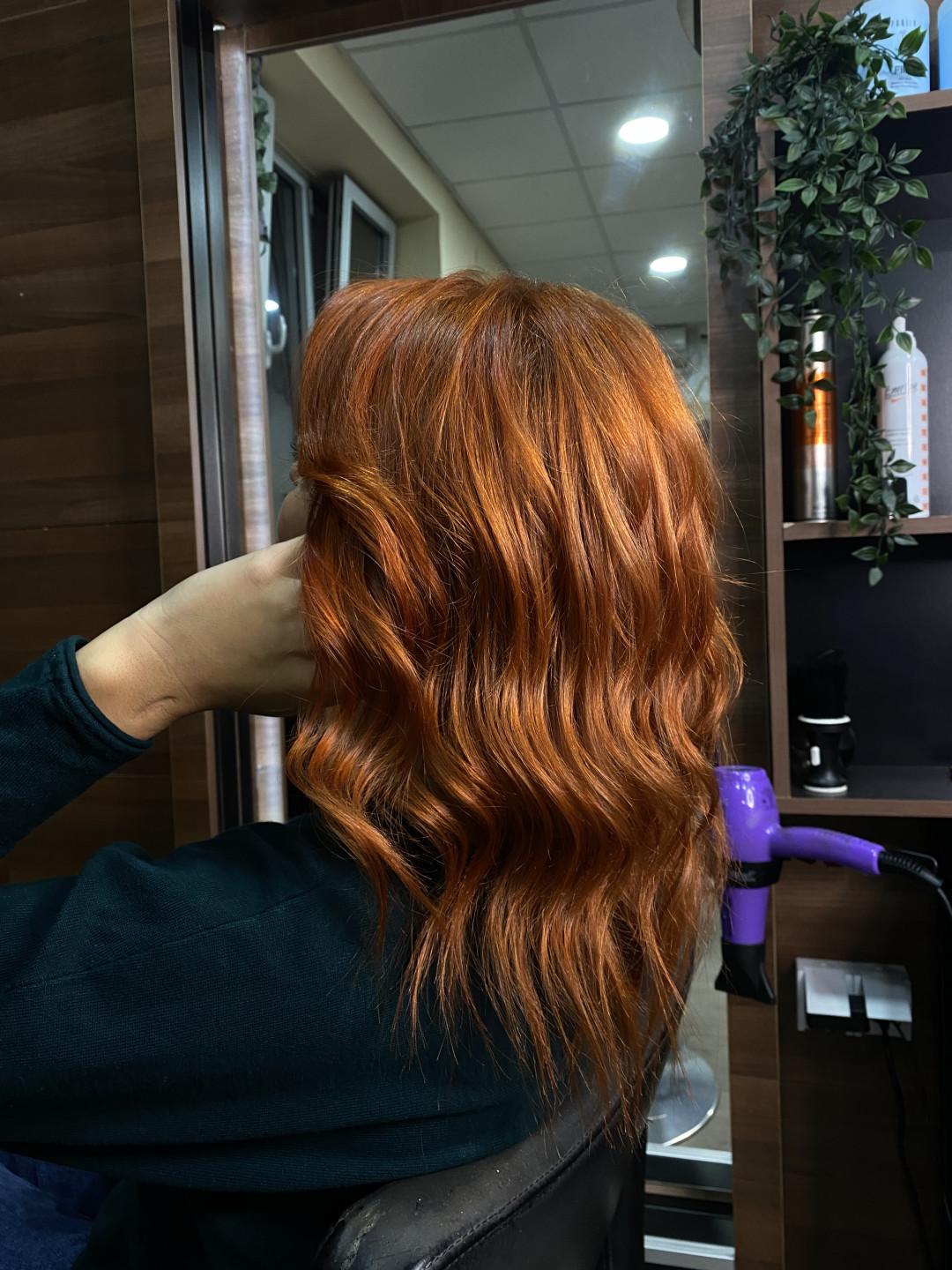 Beauty Centar 2313 #beograd Farbanje kose Farbanje cele dužine - kosa srednje dužine