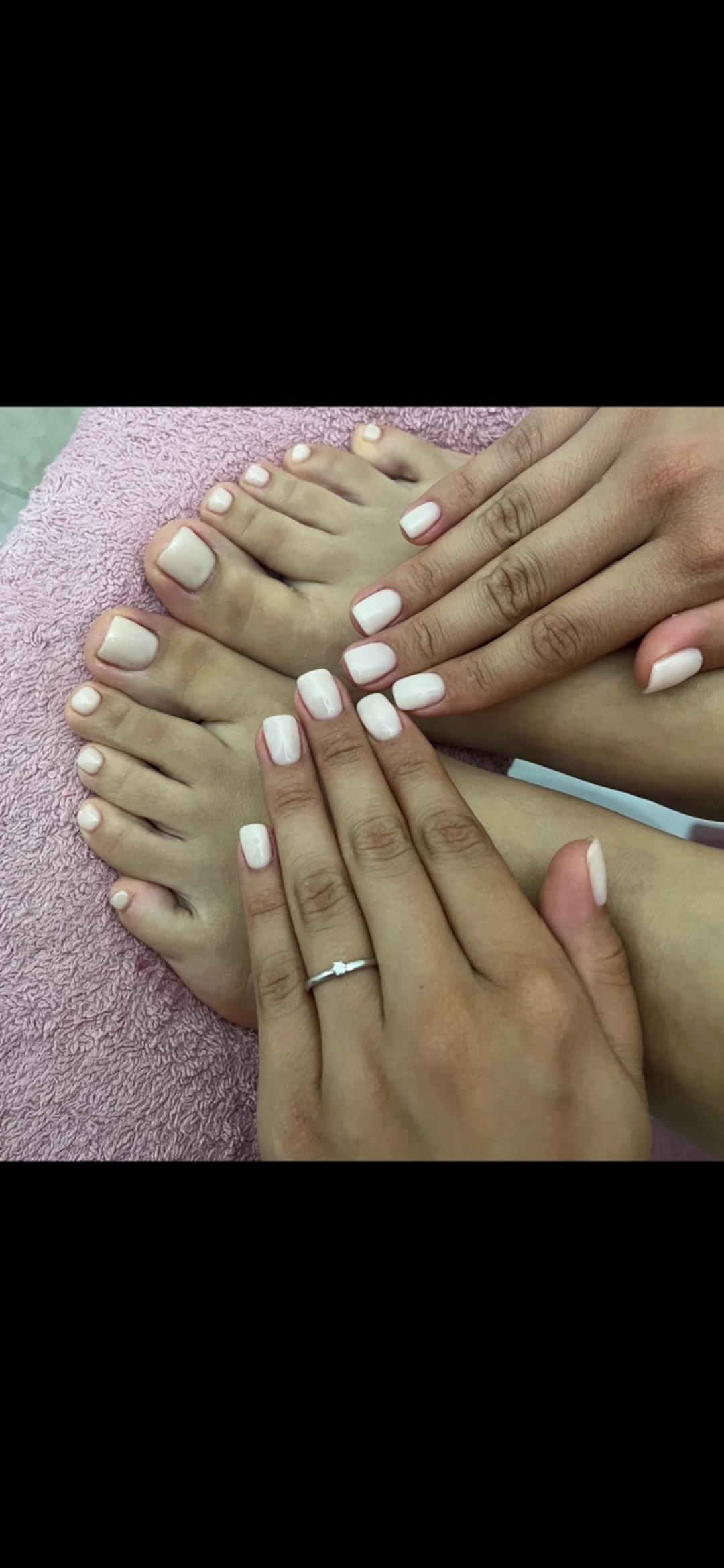 Mit Šik #beograd Estetski pedikir Ruski pedikir + gel lak ruke + gel lak noge