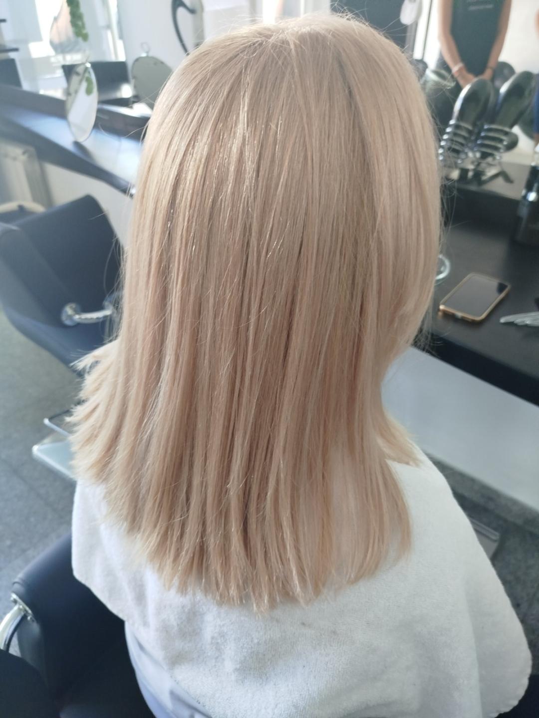 Pramenovi na foliju + preliv + feniranje - duga kosa - Beauty style hair J&D, Novi Sad Pramenovi Frizerski saloni Pramenovi, Novi Sad, Sajmište, Detelinara, Banatić