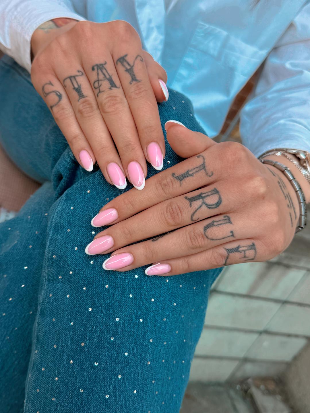 French - dodatak uz uslugu - aBeauty Salon Lepote, Beograd Lakiranje noktiju Nokti Lakiranje noktiju, Beograd, Vračar, Čubura, Crveni krst