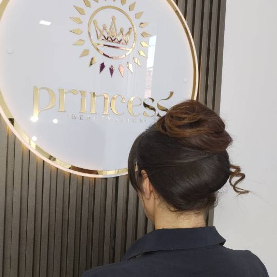 Princess beauty #nis Farbanje kose Svečana frizura - Punđa sa loknama