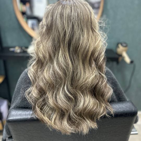 Nega i lepota NS 1 #novisad Pramenovi Balayage paket: pramenovi + preliv + šišanje + feniranje - e