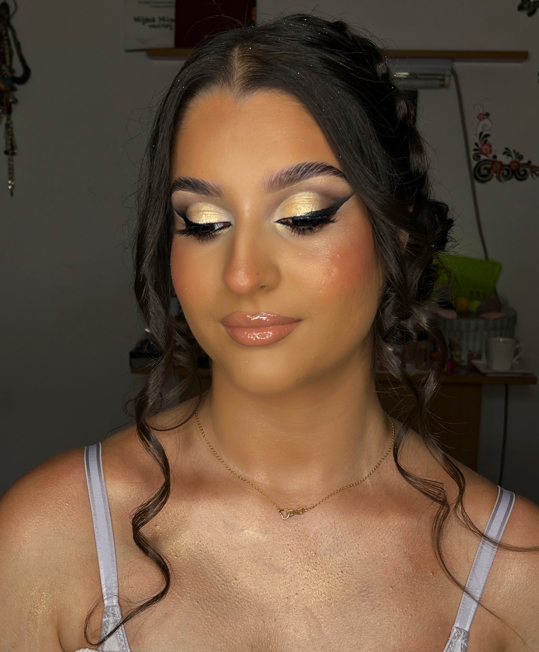Golden beauty by Mimi #nis Make-up / šminkanje Profesionalno šminkanje + veštačke trepavice