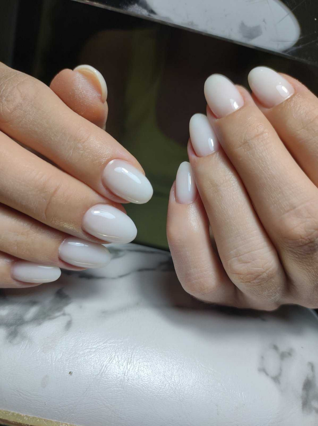 Ashanti Beauty Salon & Academy #beograd Ojačavanje noktiju Ojačavanje prirodnih noktiju gelom - boja