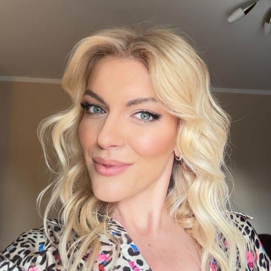 GM Beauty studio #beograd Make-up / šminkanje Profesionalno šminkanje + veštačke trepavice