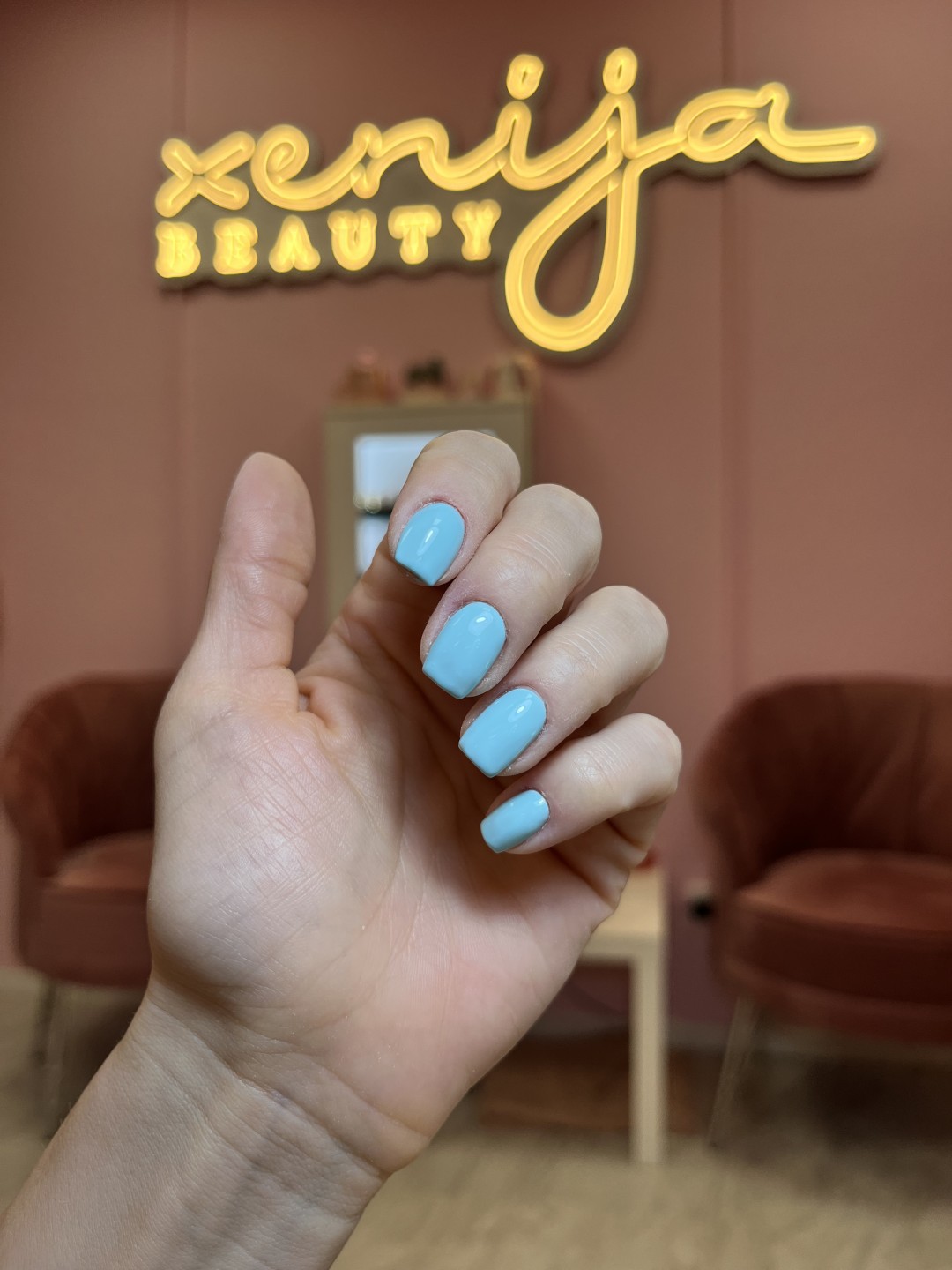 Xenija Beauty Room #beograd Korekcija noktiju Ojacavanje noktiju gelom i korekcija L dužina