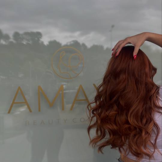 Amaya BeautyConcept #beograd Feniranje i stilizovanje Feniranje na lokne - ekstra duga kosa