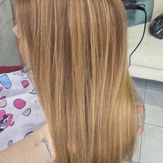 Lilla #novisad Pramenovi Pramenovi na foliju + feniranje - kosa srednje dužine