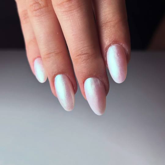 Ena beauty studio #nis Izlivanje noktiju Izlivanje noktiju gelom - L dužina