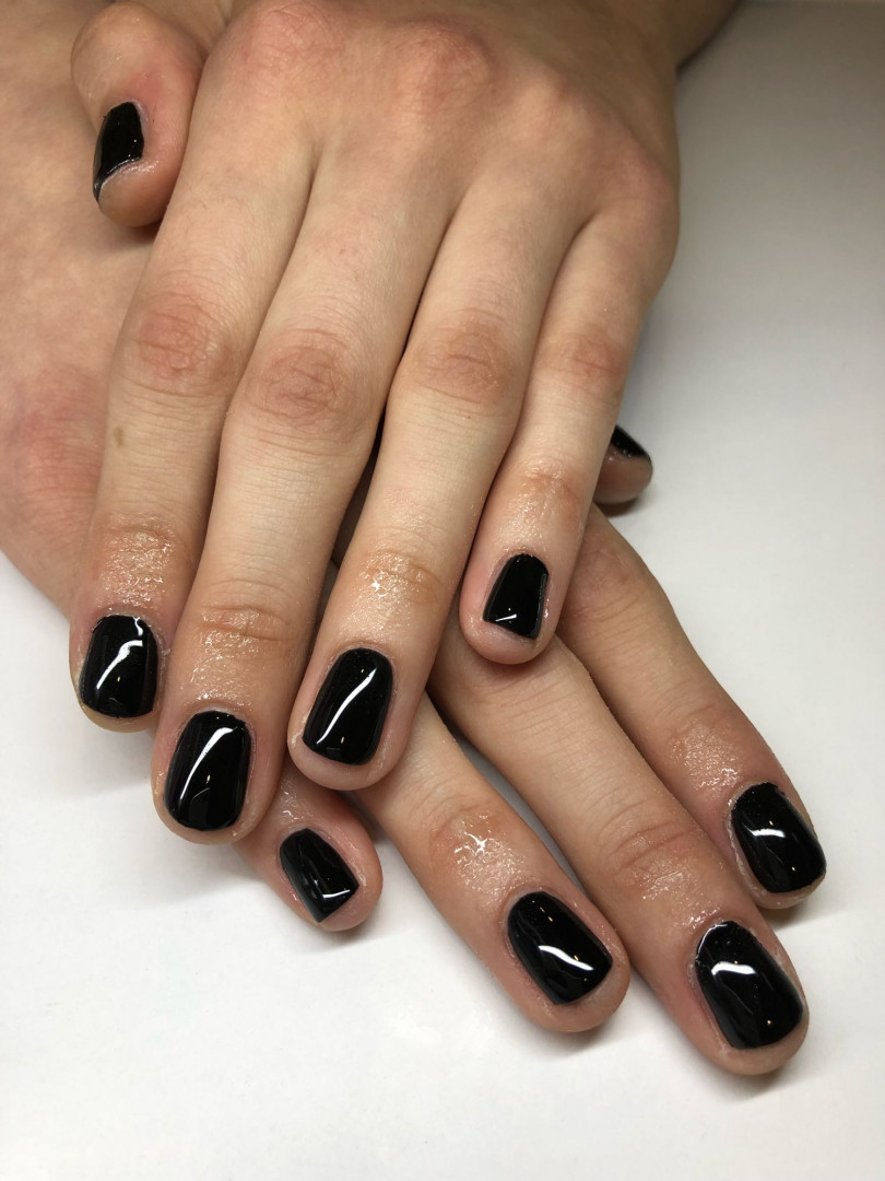 Mademoiselle Beauty #beograd Gel lak Gel lak - ruke sa aparatnim manikirom