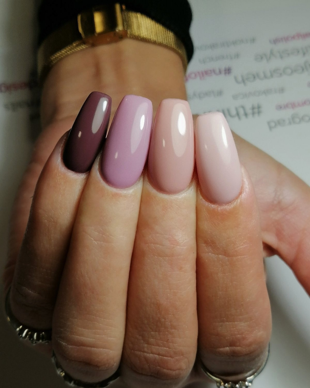 Nail office - TC BIG Rakovica #beograd Korekcija noktiju Korekcija noktiju gelom + boja - S dužina