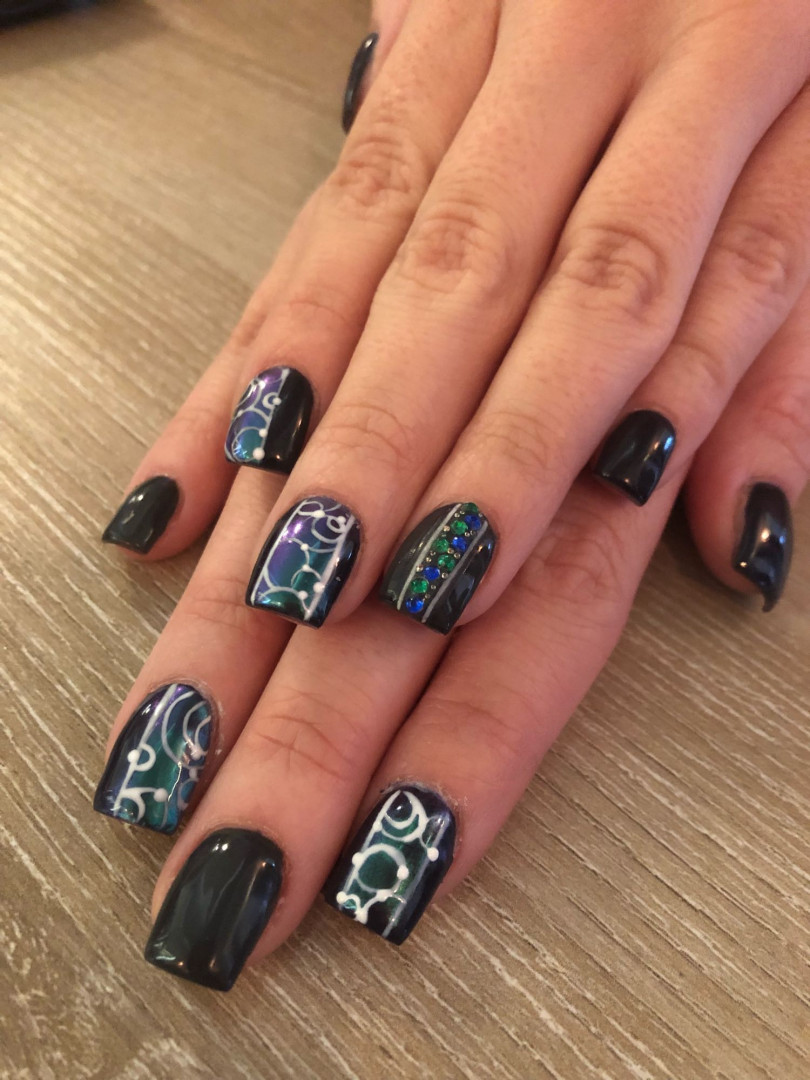 Bibi beauty centar #beograd Izlivanje noktiju Izlivanje noktiju gelom - kratki nokti