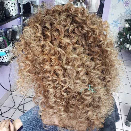 Jovana + #beograd Uvijanje, lokne i talasi Afro lokne - duga kosa