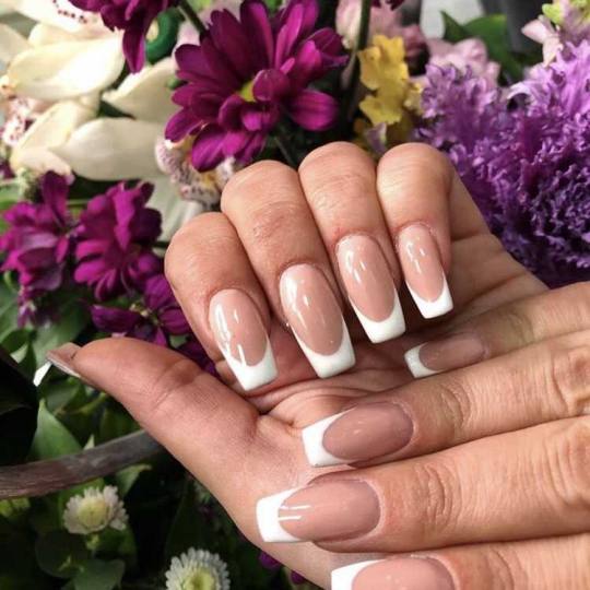 Beauty Industry #beograd Korekcija noktiju Korekcija izlivanja noktiju gelom French nails