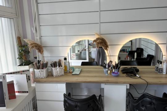 Frizersko-kozmetički salon Happy line-m Novi Sad