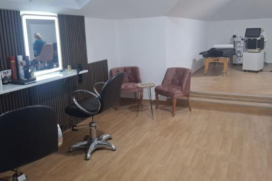 Frizersko kozmetički salon Beauty and Crazy 3 Beograd