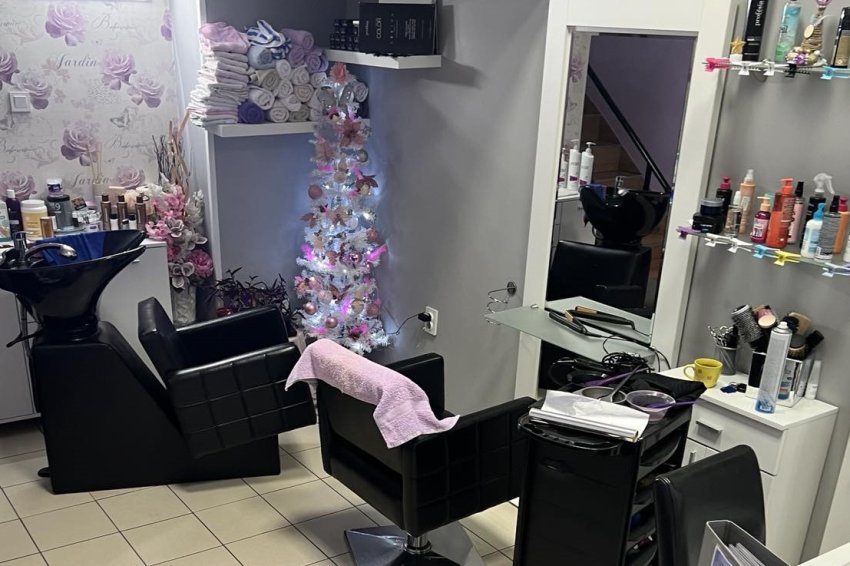 Frizersko-kozmetički salon Mona Star Novi Sad