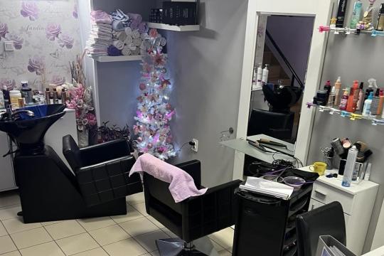 Frizersko-kozmetički salon Mona Star Novi Sad