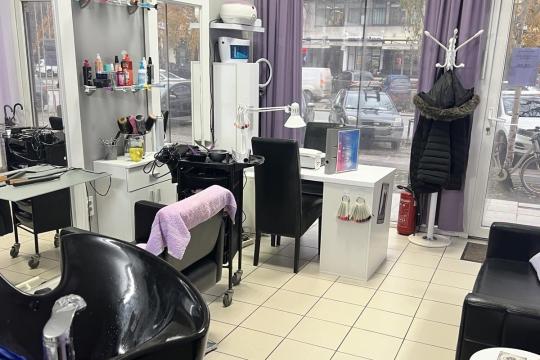 Frizersko-kozmetički salon Mona Star Novi Sad