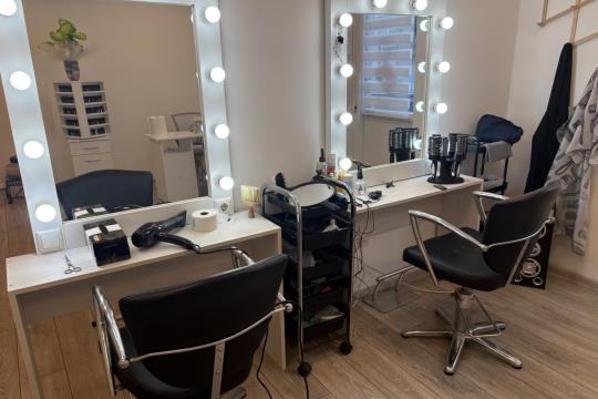 Frizersko-kozmetički salon Mo-star-s 5 Beograd