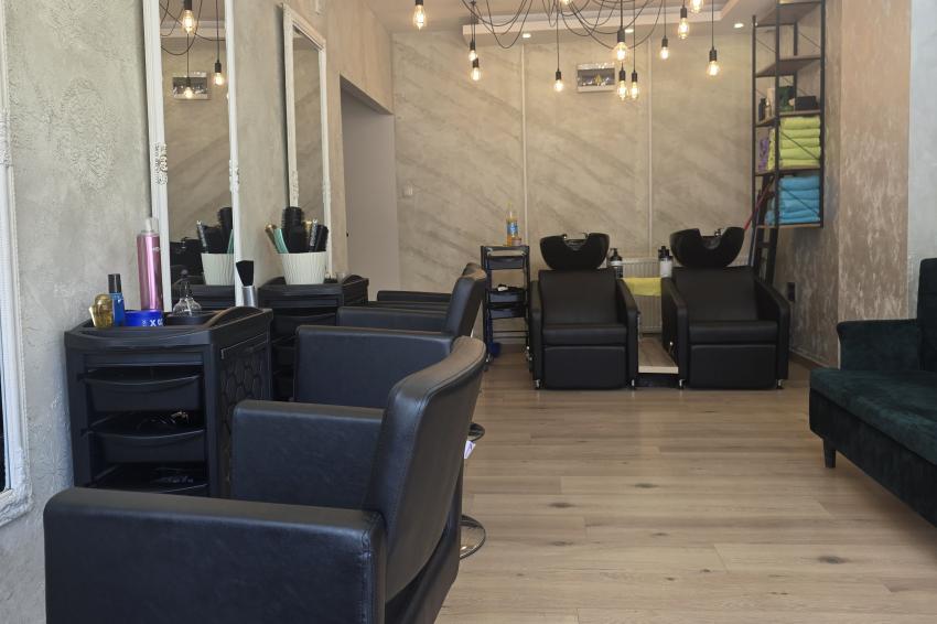 Frizersko-kozmetički salon Aura Tim 2026 Novi Sad
