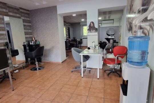 Frizersko-kozmetički salon Golden glow studio Sandra Beograd