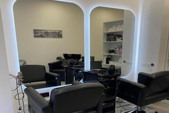 Frizersko-kozmetički salon Beautique nail & hair Beograd
