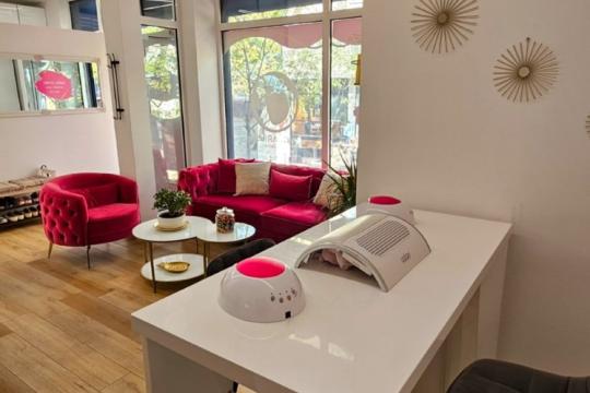 Kozmetički salon Laser centar Aquarius - Banovo brdo Beograd