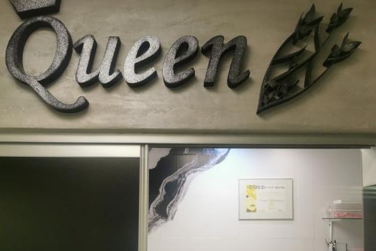 Pirsing studio Queen Beograd